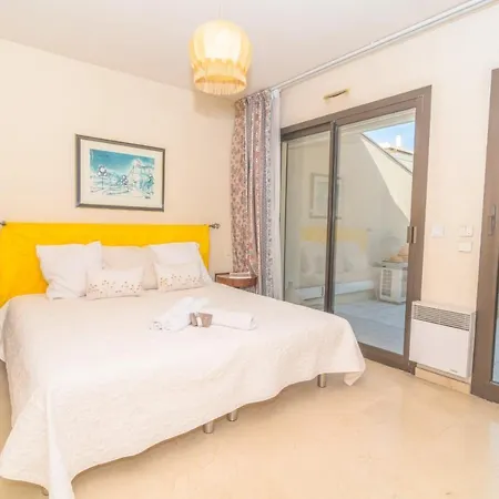 Stunning Sea And Old Town View For Our Full Comfort 3 Bedroom With Balcony By Olam カンヌ